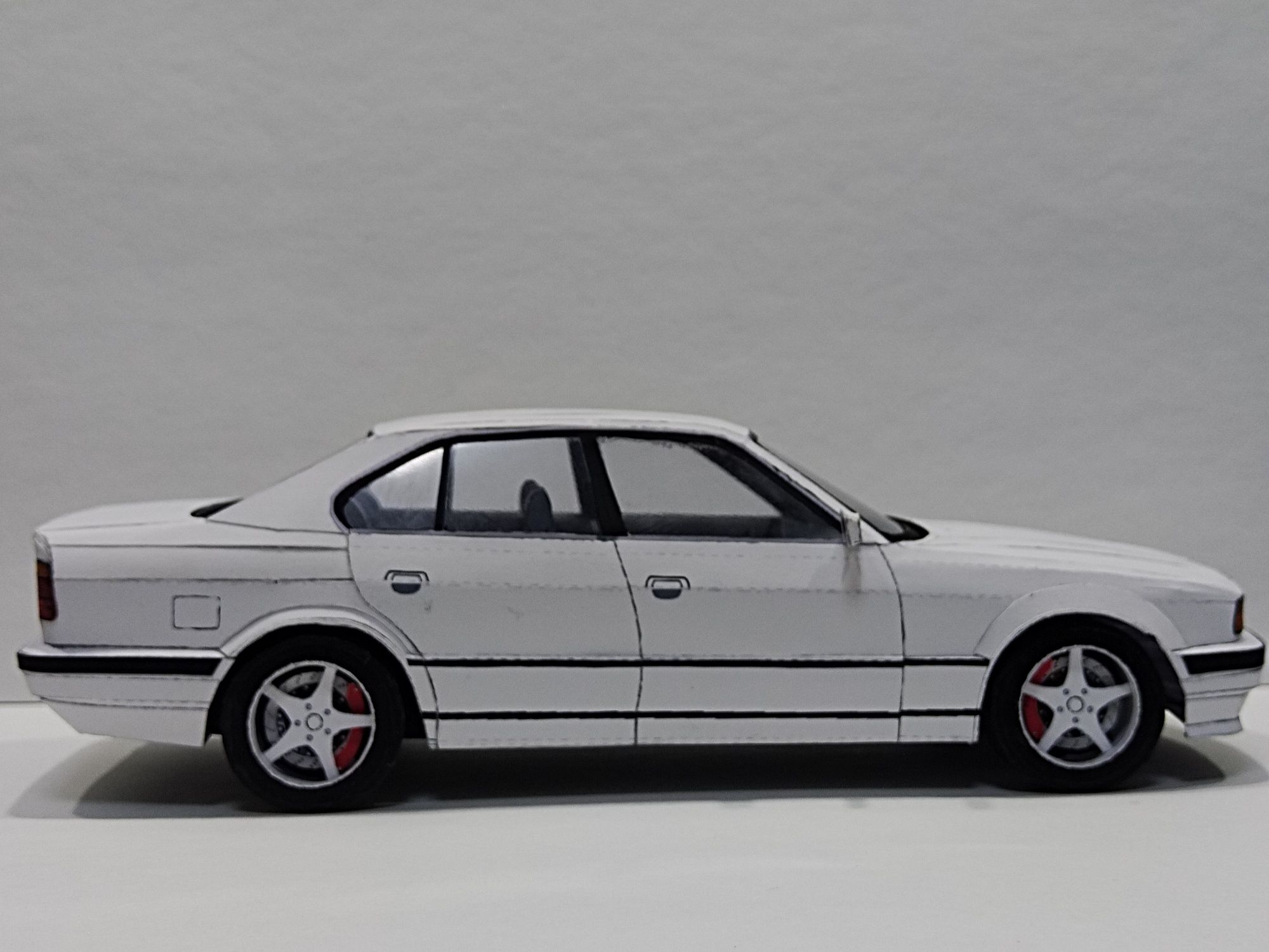 Бумажная модель BMW M5 E34