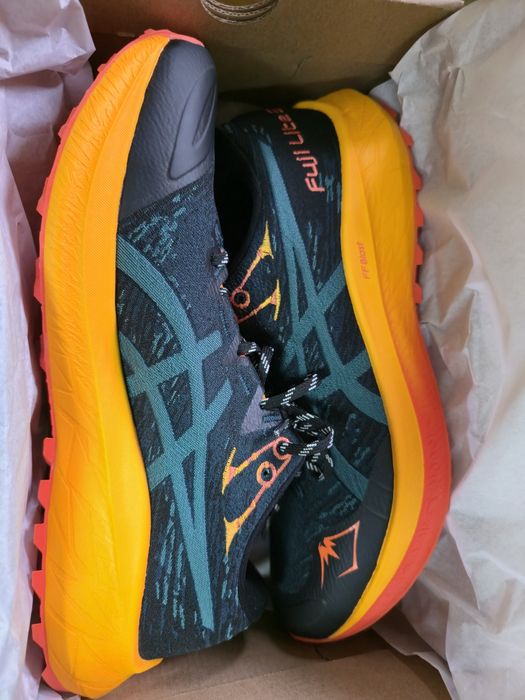 Asics Fuji lite 5 marime 42 si 42.5 noi