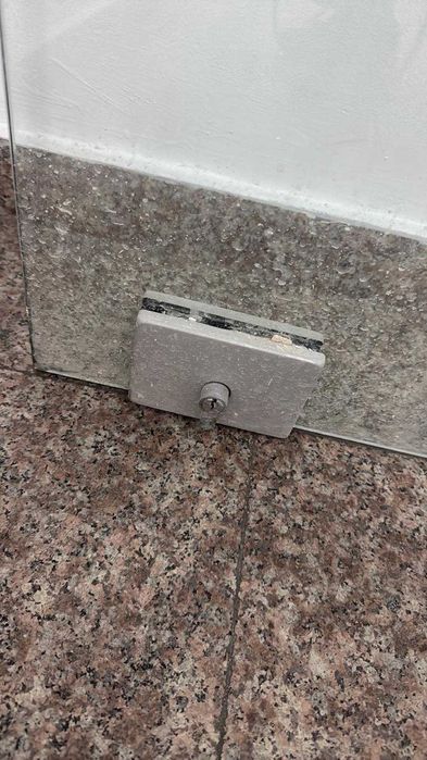 стъклена врата с дръжка 1 м/2.1 м