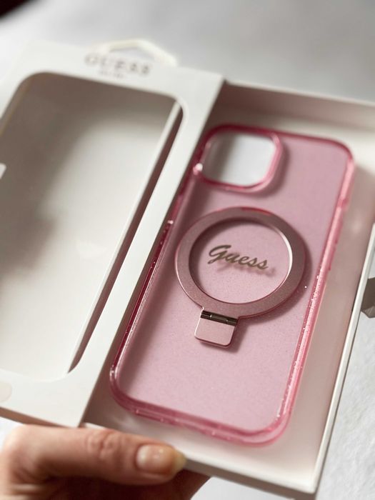 Husă iPhone 15 Originală GUESS Roz Glitter – Nouă, Premium, Sigilat