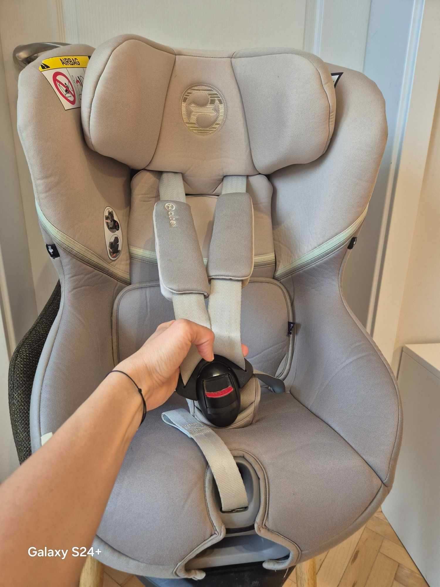 Детско столче за кола Cybex Gold Sirona с включена база