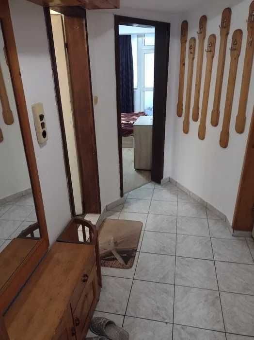 Дава се под наем Тристаен апартамент в Бургас, Възраждане - 80 кв.м за 200 € - Снимка #1