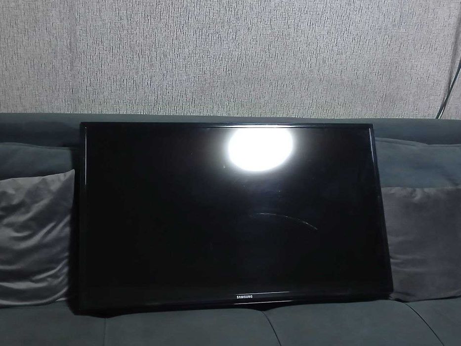 ПРОДАМ ТЕЛЕВИЗОР в хорошем состоянии LED Телевизор Samsung UE40FH5007K