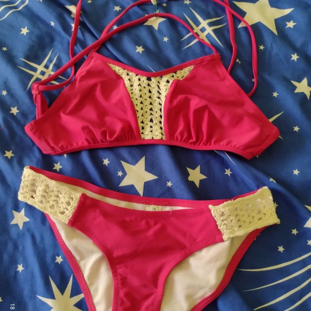 Costum de baie roz fucsia