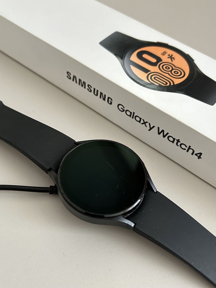 Продам часы samsung galaxy watch4