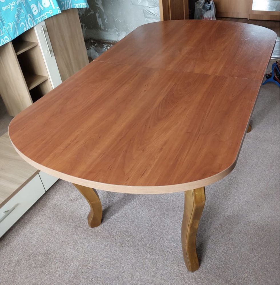 Продам стол из натурального дерева
