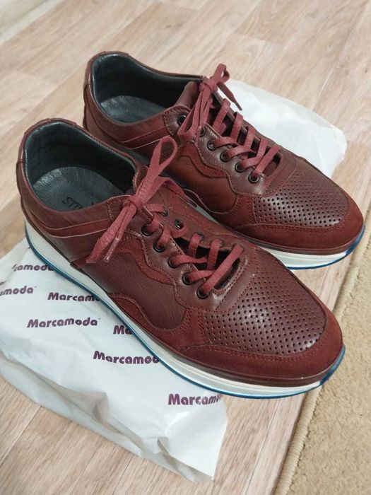 Продаются новые кроссовки