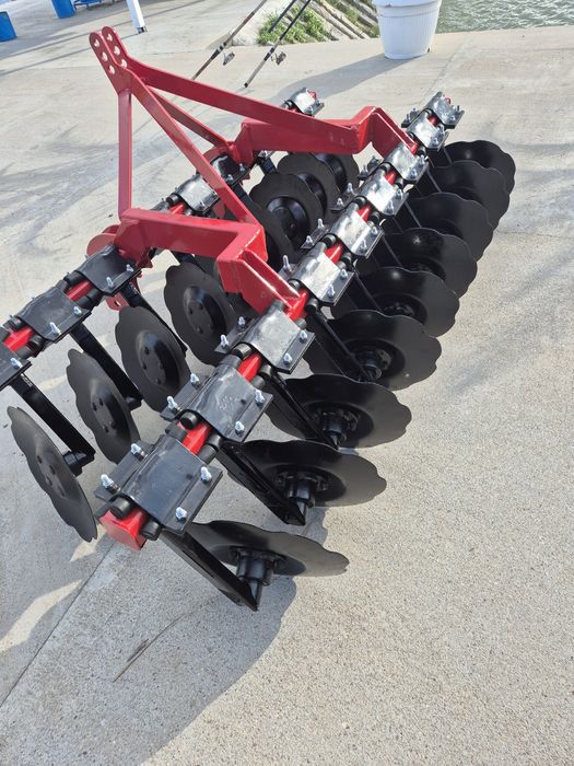 Продавам Дискова брана 2.2м за трактор 50 до 80 к напълно  отслужена