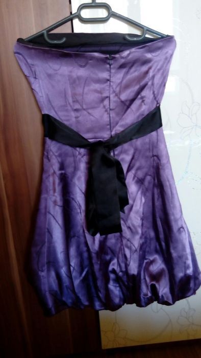 Елегатна рокля в лилаво