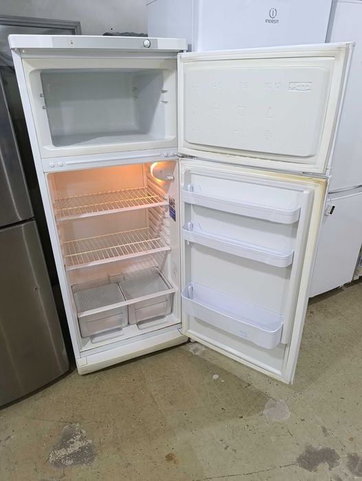 б/у холодильник Индезит  в хорошем состоянии
