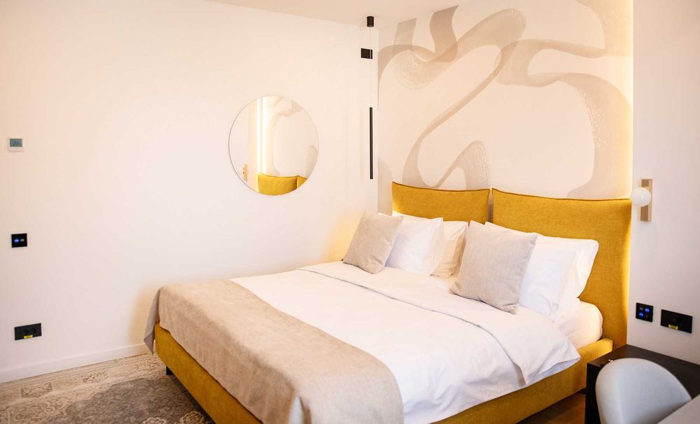 Deluxe Residence pret valabil octombrie/noiembrie