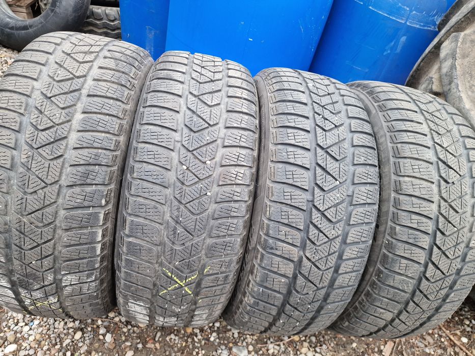 Anvelope 215/55R17 marca Pirelli, M+S, 6.5 mm