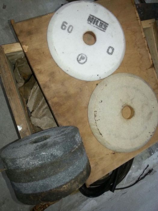 Свредла , камъни за шмиргел, дискове за рязане