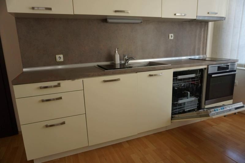 Дава се под наем Тристаен апартамент в София, Дървеница - 101 кв.м за 800 € - Снимка #4