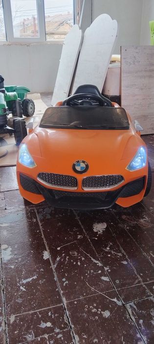 детска акумолаторна кола с дистанционо