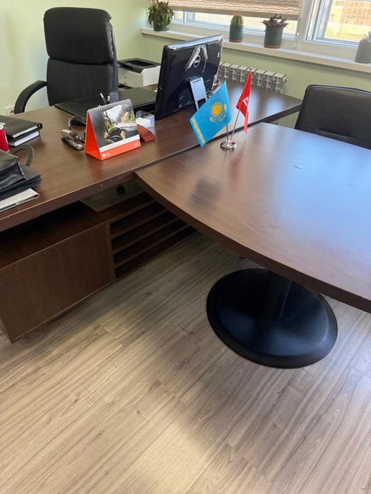 Продам офисную мебель недорого