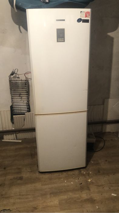 Продам холодильник с доставкой