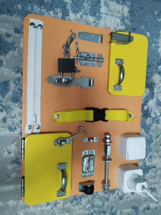 Бизиборд в отличном состоянии