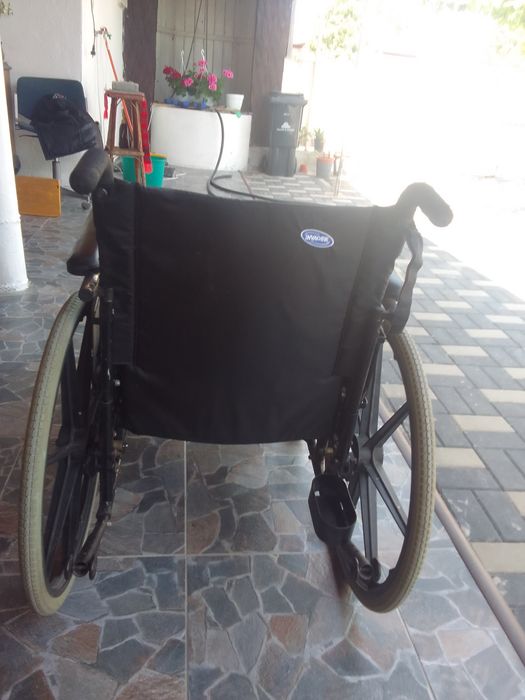 Cărucior pentru dezabili pliabil