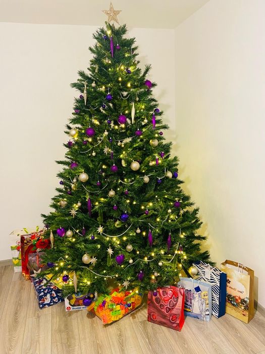 Brad artificial 210 cm, stare excelenta