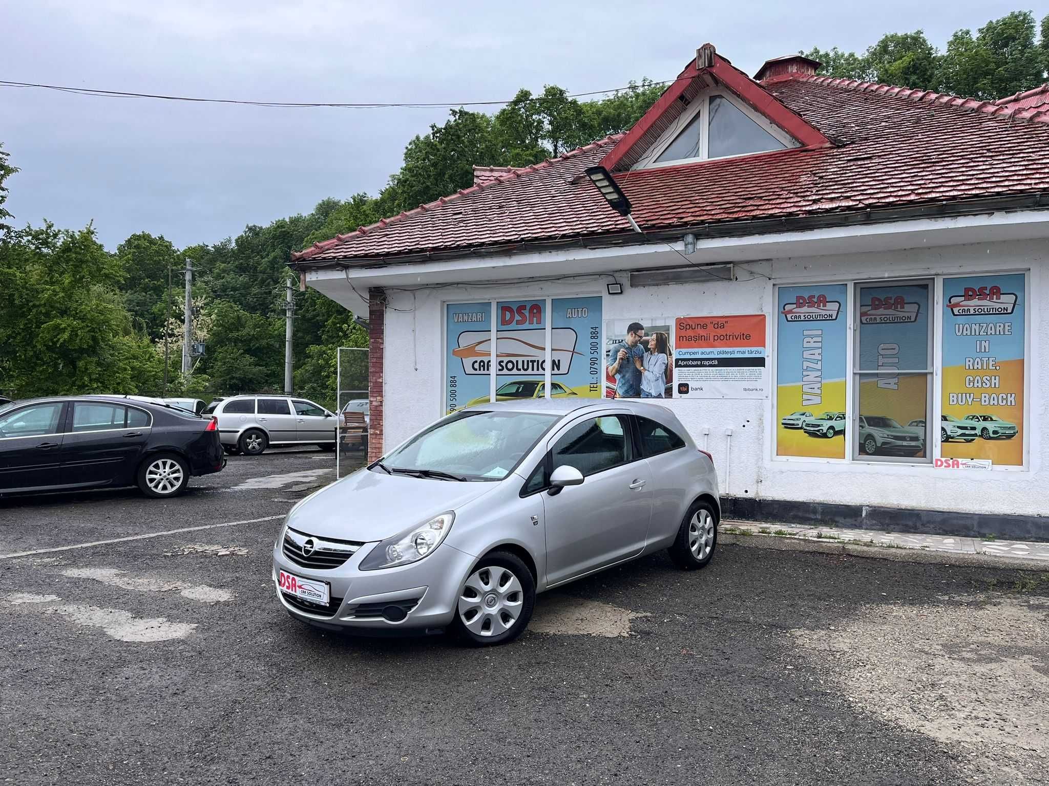 Opel Corsa 2011 1.2 benzina 125000km - 3490e