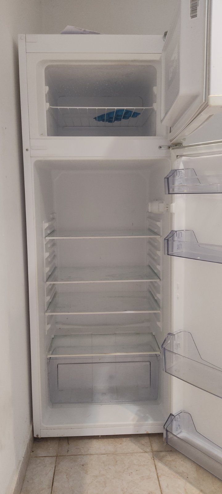Хладилник Финлукс почти нов