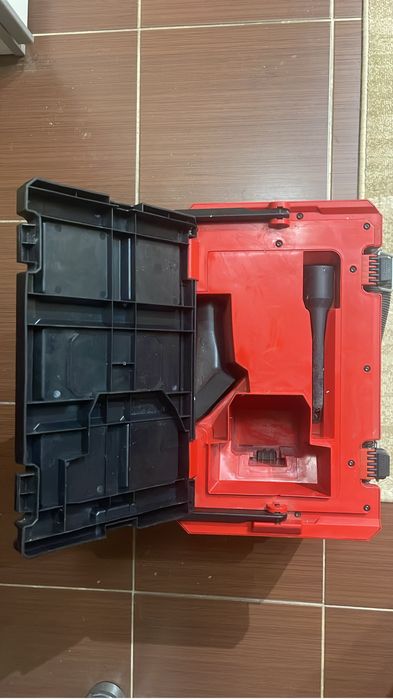 Aspirator packout milwaukee M18 FPOVCL, 2021, stare perfectă