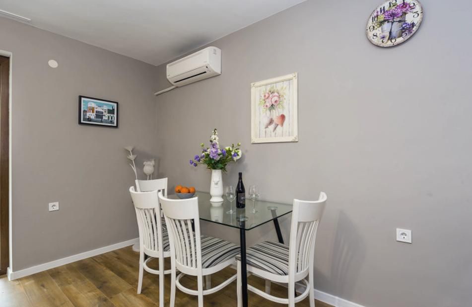 Дава се под наем Двустаен апартамент в Пловдив, Кючук Париж - 50 кв.м за 400 € - Снимка #1