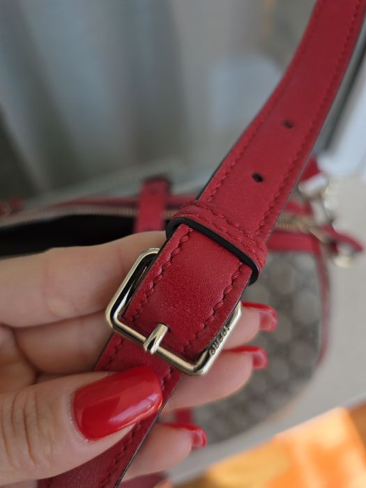 Geantă Gucci mare , imprimeu GG si piele rosie.