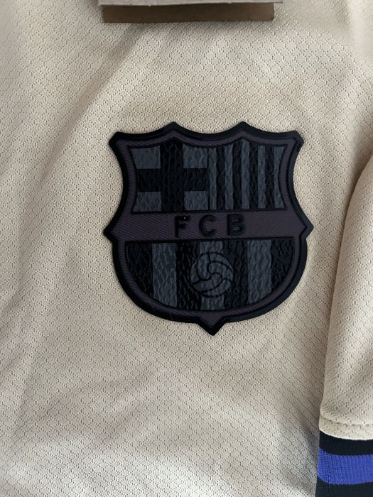 Barcelona away kit