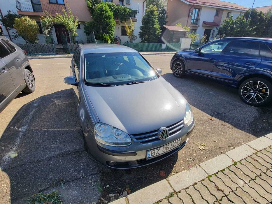 Vând autoturism  VW GOLF 5
