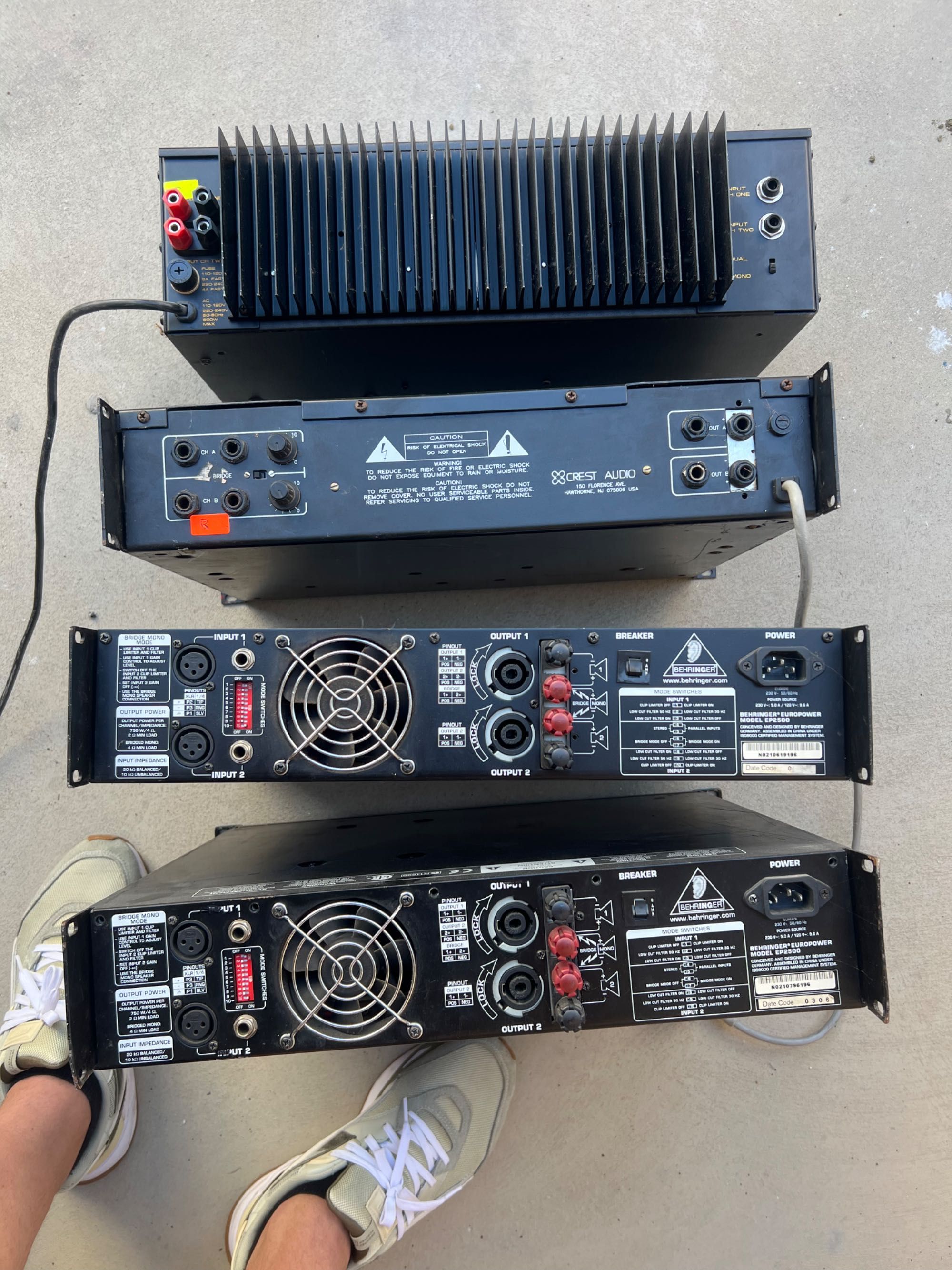 Усилвател belinger ,crest audio