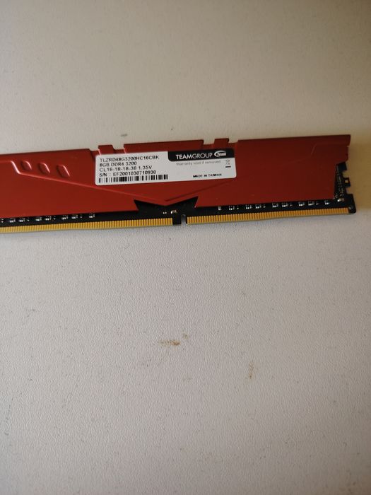 Memorie TeamGroup T-Force Vulcan Z Red 8GB DDR4 3200MHz CL16