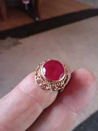 Inel vechi din aur14k cu rubin model coșuleț