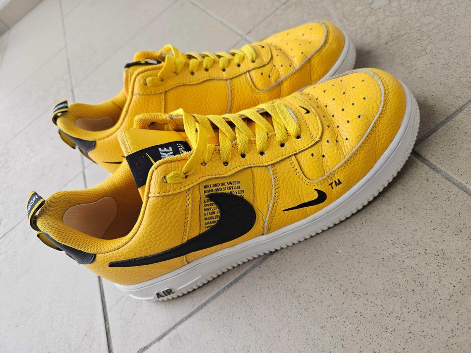 Nike Air Force 1 - Utility Yellow - EU 43