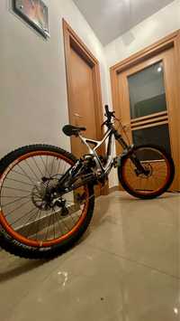 vand bicicleta downhill specialized demo 8 2014, cadru L carbon