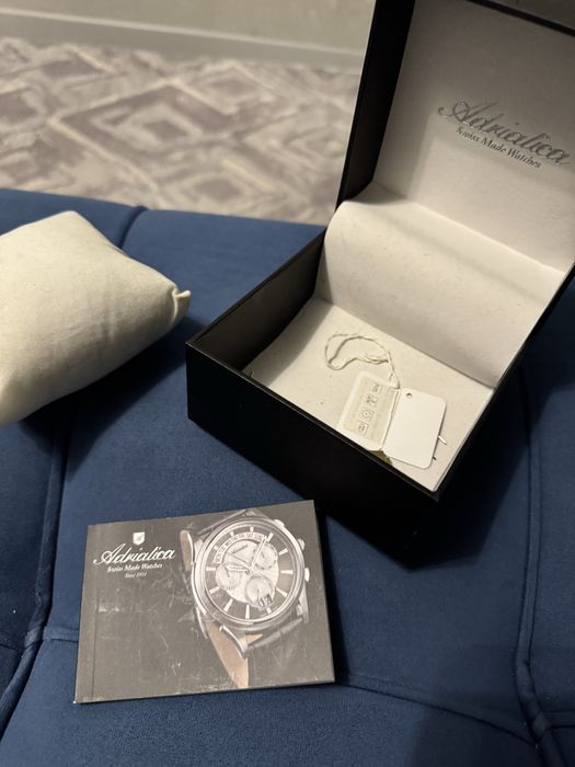 Часы Adriatica Швейцария в отличном состоянии