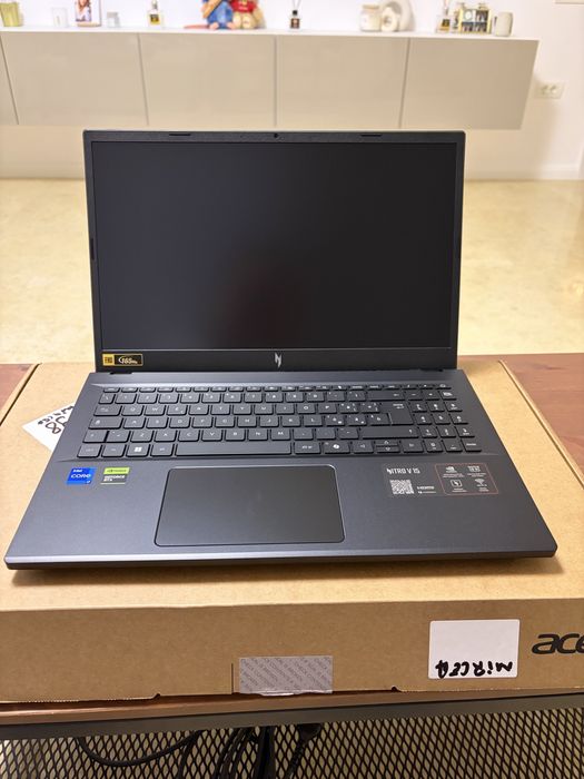 Laptop gaming Acer Nitro V15 NOU Intel I7/ RTX 5060/165hz /1tb/16gb
