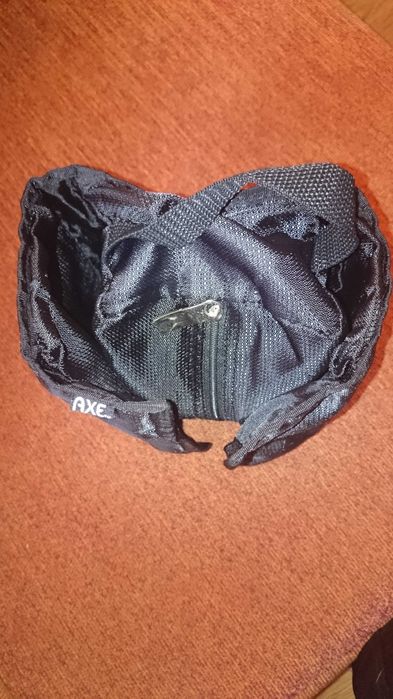 черен несесер козметичен