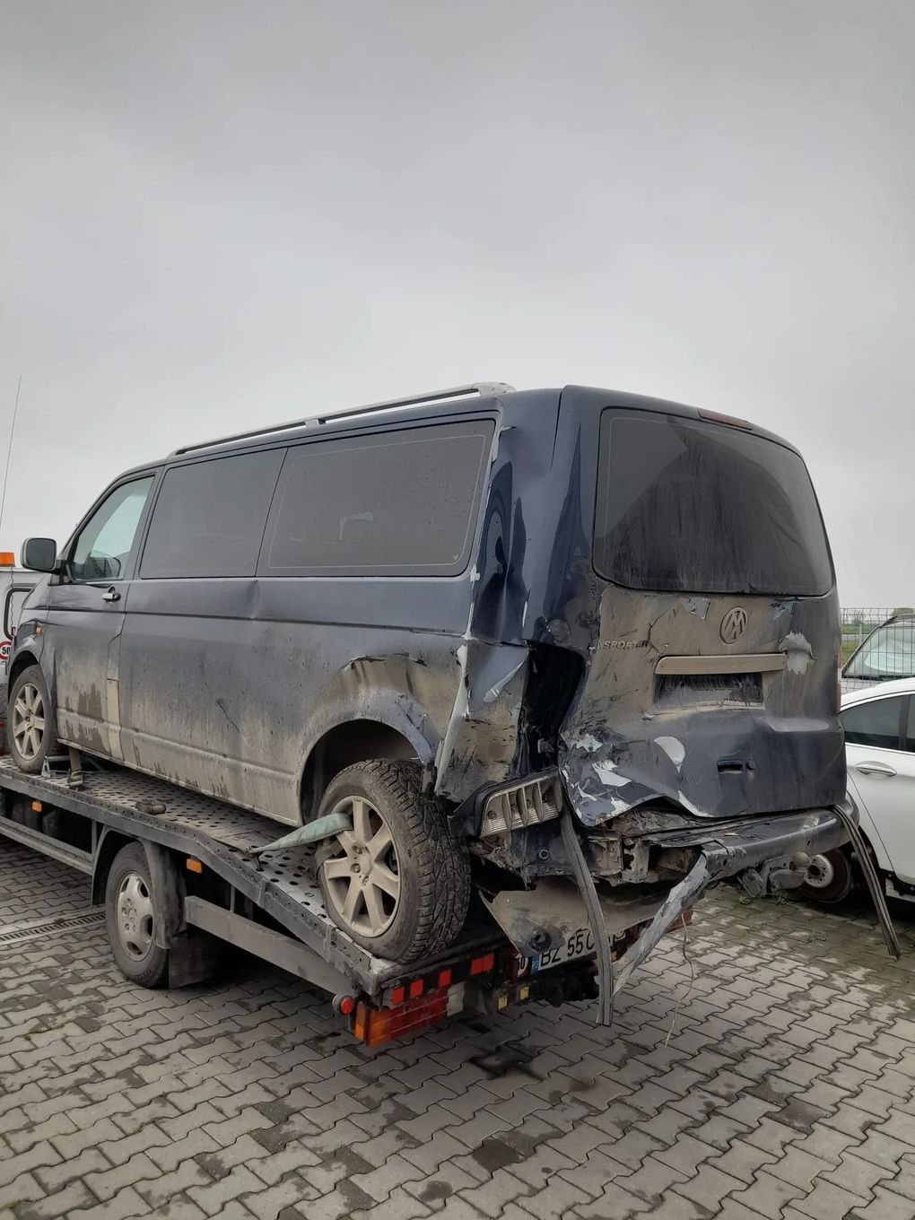 Dezmembram Volkswagen Transporter T5 1 9 Tdi An Fabr 2008