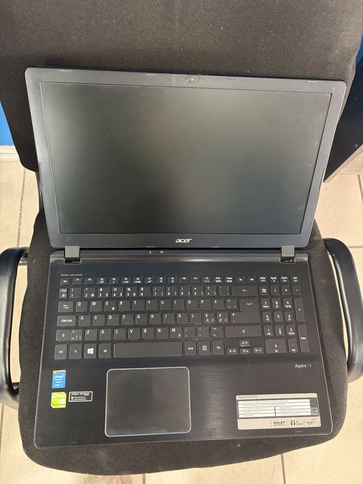 Vand laptop acer aspire v5 i7 4500 4gb hdd 500gb nvidia gt750m