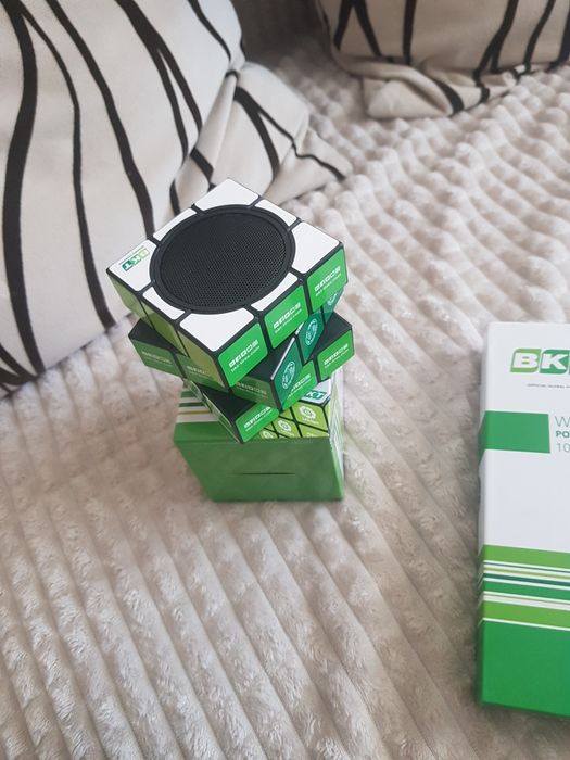 Vand POWER BANK si boxa prin Wireless