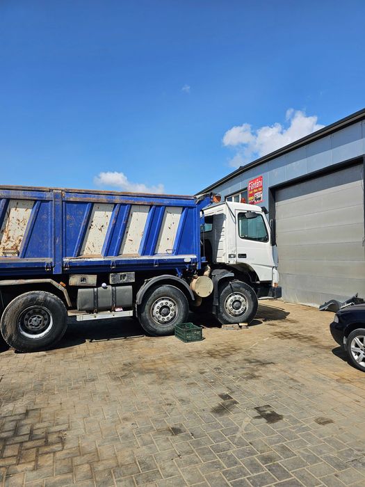 Volvo 8x4 basculabil
