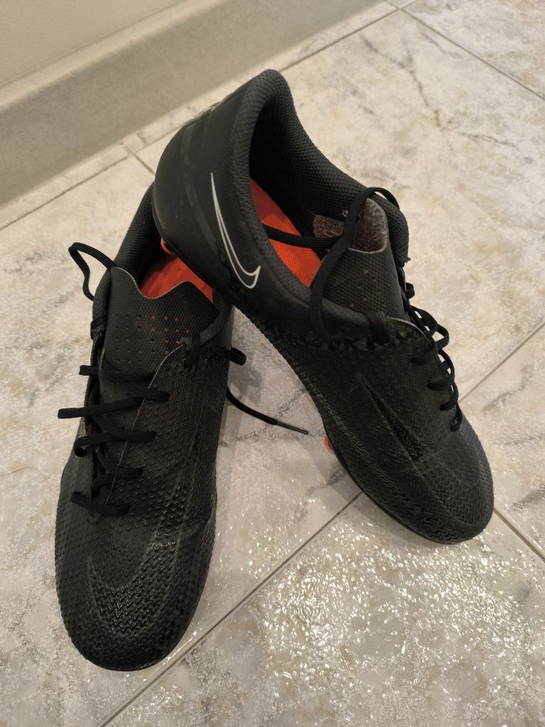 Nike Phantom GT2 Club FG/MG - черен
Обувки за футбол Phantom GT2 DA5