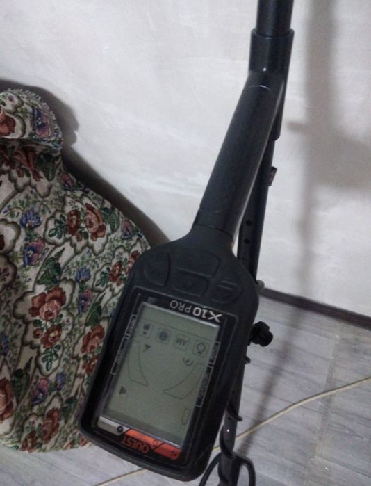 Продам Металоискатель Quest x 10 pro