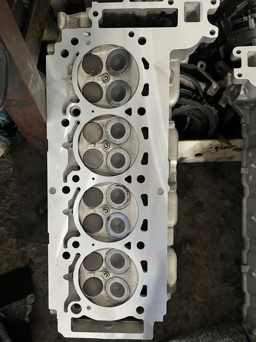 Продам головы мерседес 273 двигатель 5.5 опрессованные после расточки