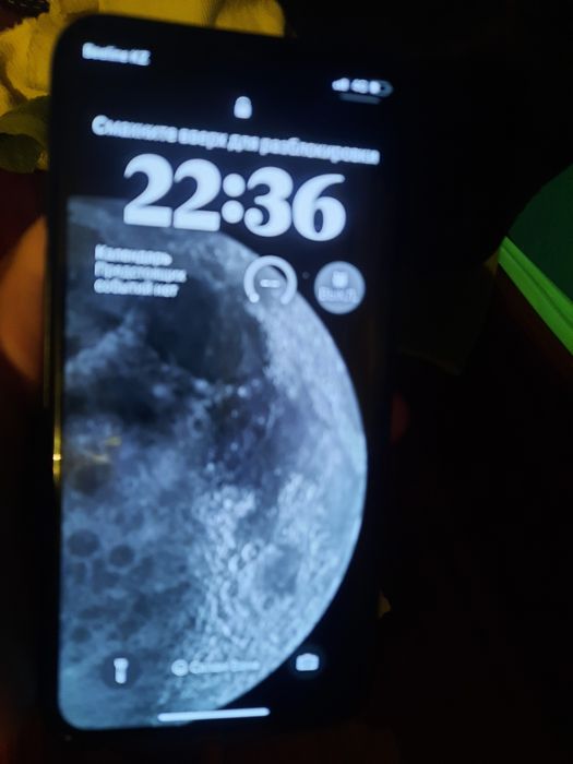 Продам iphone X      .
