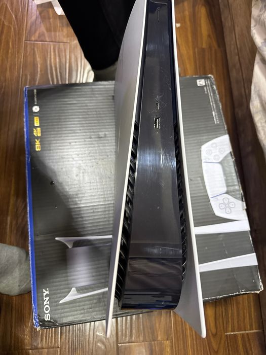 Playstation 5  Digital (Срочно продается)