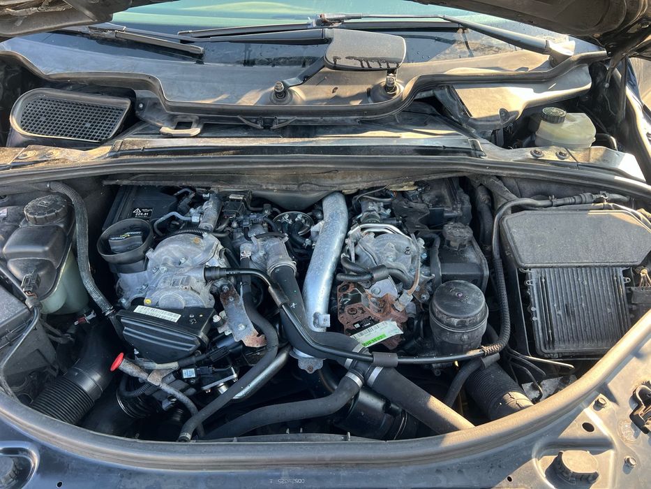 Dezmembrez mercedes r class