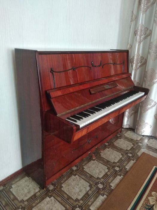 Пианино фортепиано продам